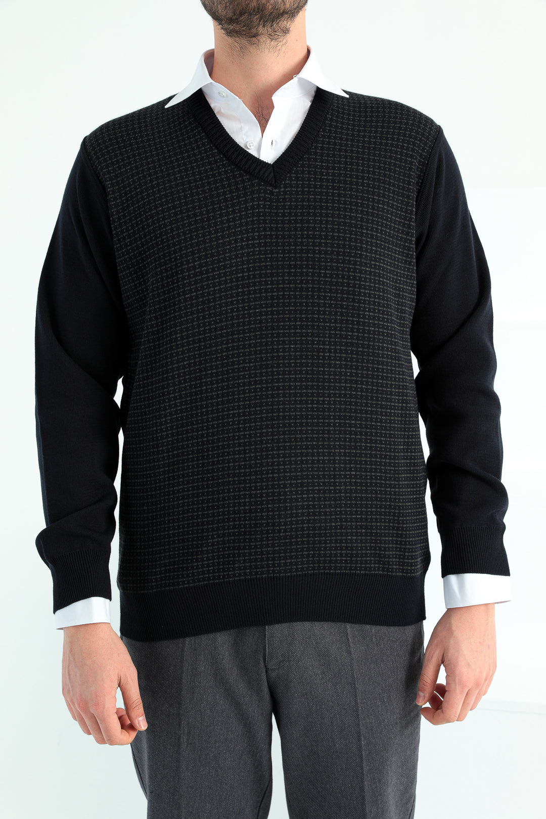 MPL Men's V-Neck Sweater 942 - Nordhorn