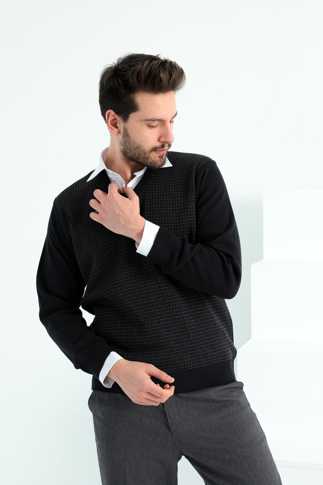 MPL Men's V-Neck Sweater 942 - Nordhorn