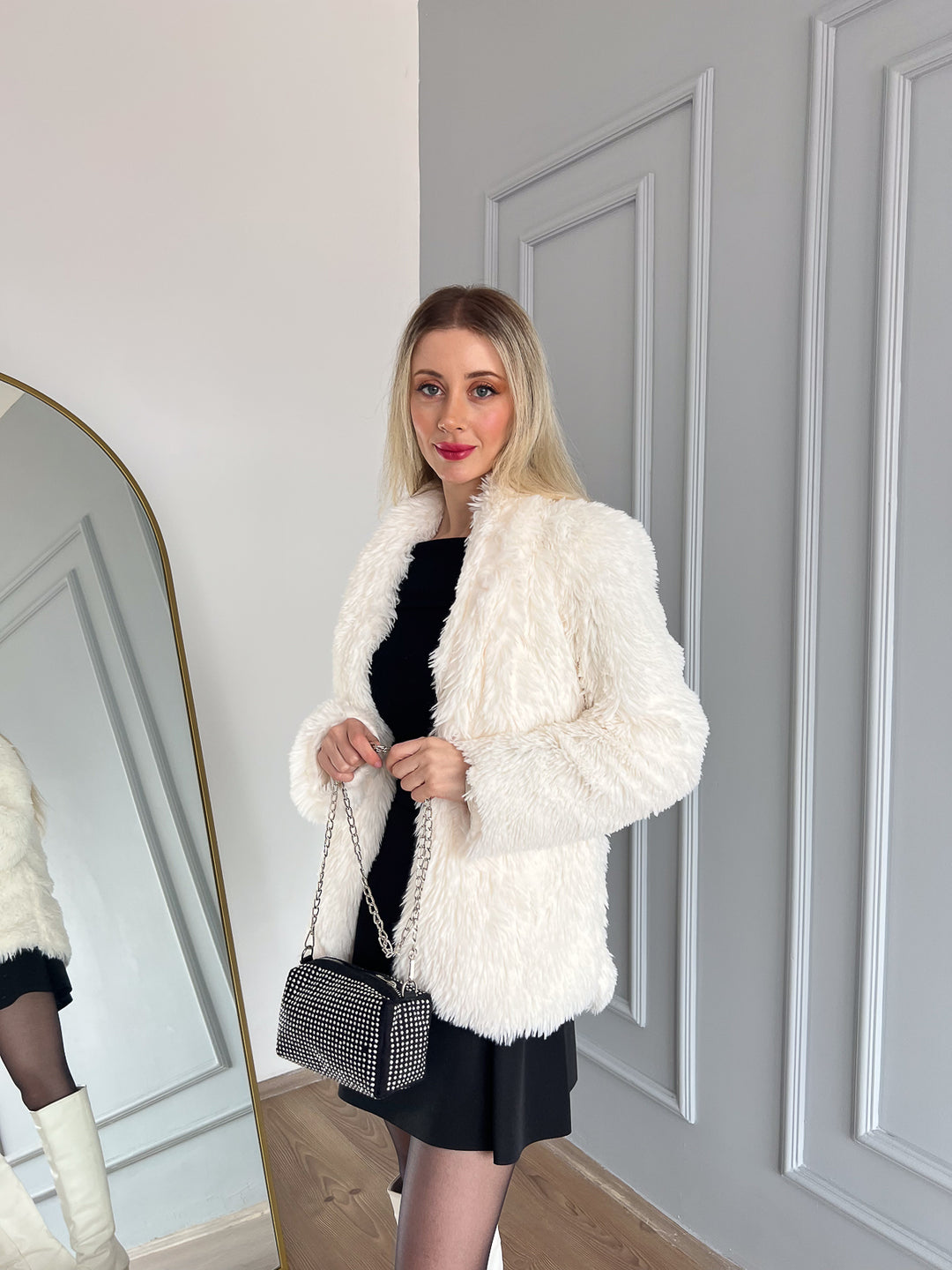 MPL Woman Short Faux Fur 9088 - Châtelet