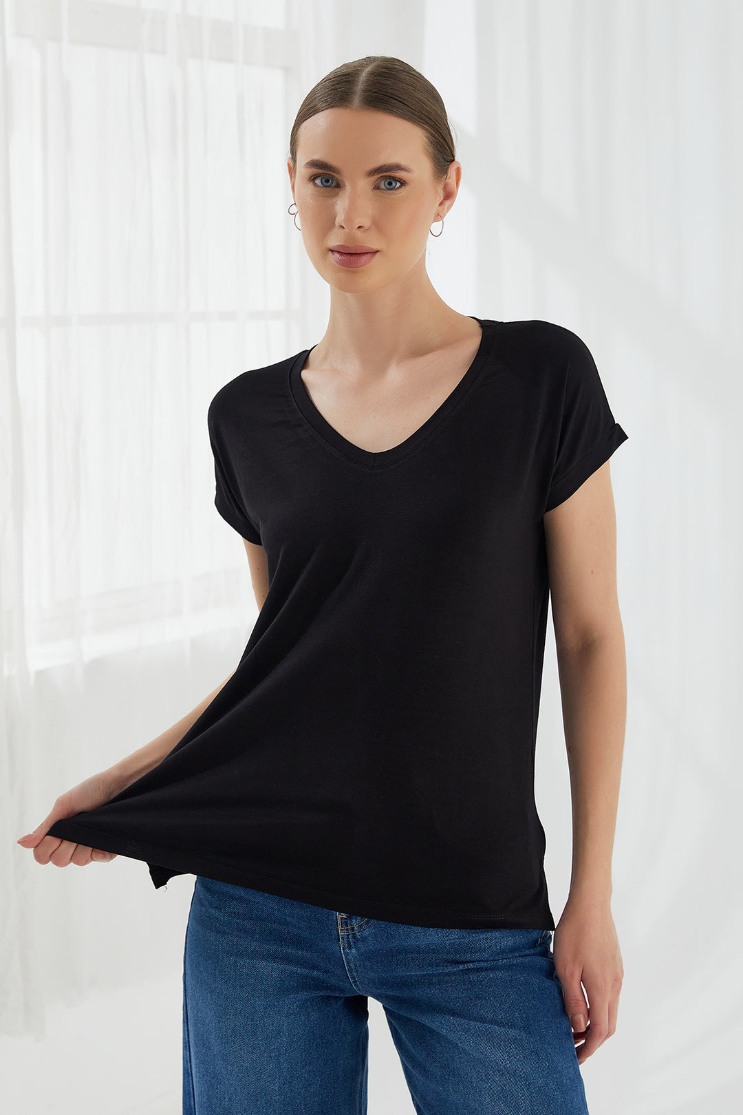 MPL Woman V-neck Slit T-shirt 2000 - Doral