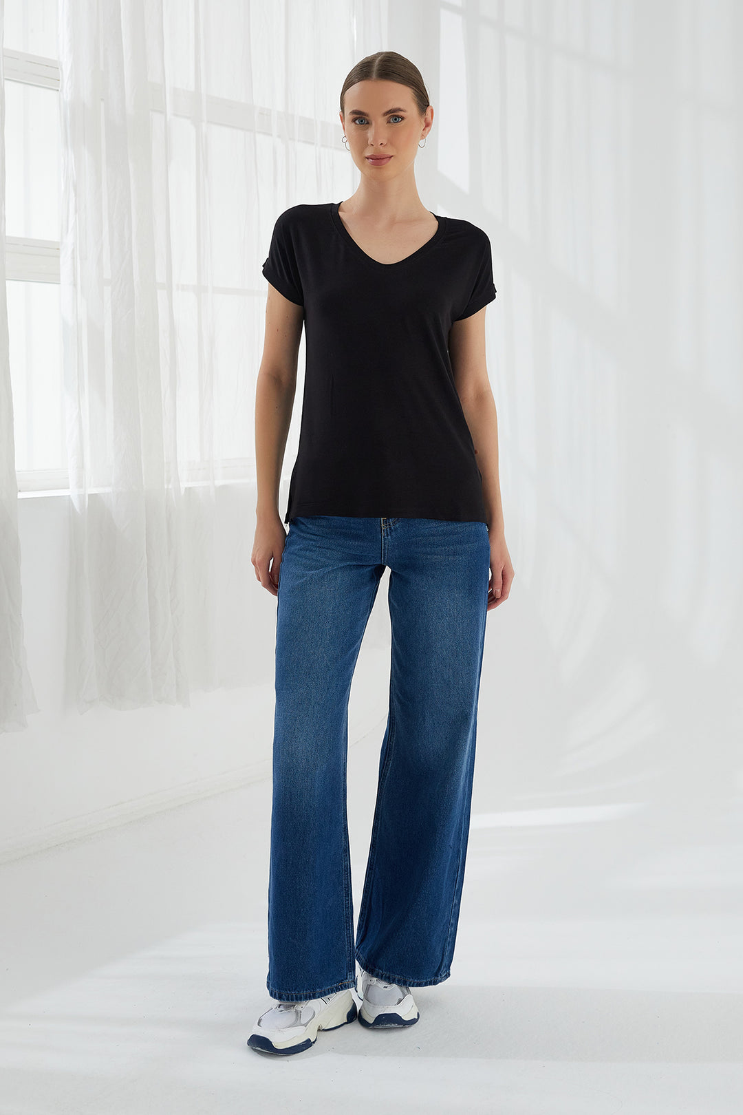 MPL Woman V-neck Slit T-shirt 2000 - Doral