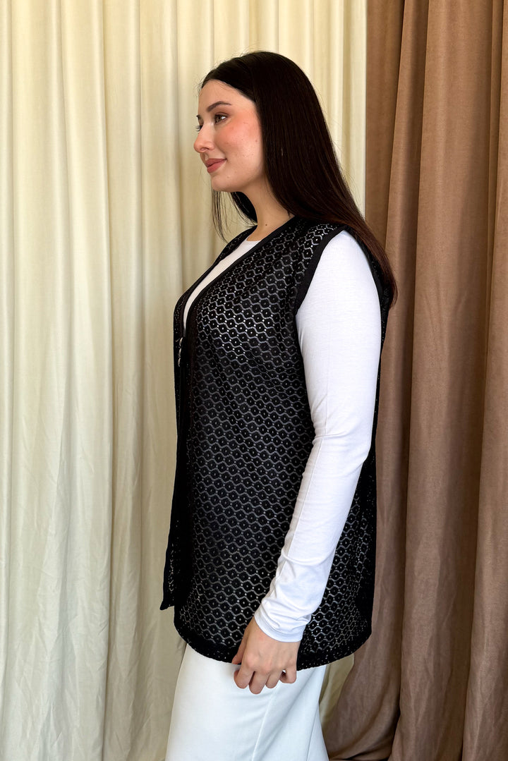 MPL Women's Plus Size Lace Short Vest - Leighton Buzzard