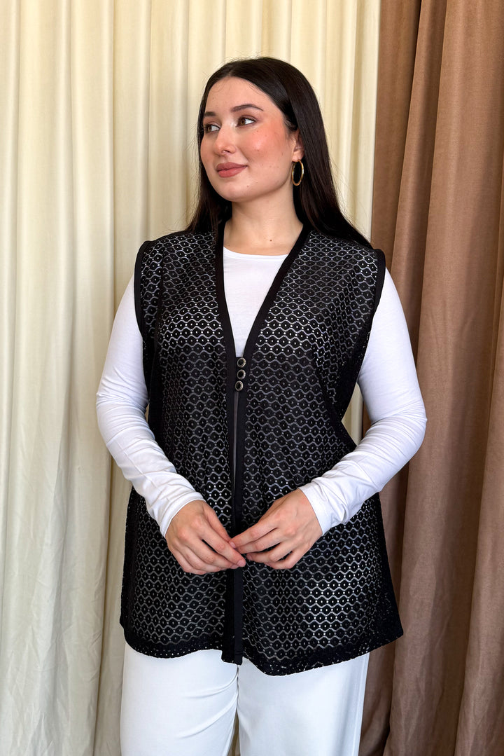 MPL Women's Plus Size Lace Short Vest - Leighton Buzzard