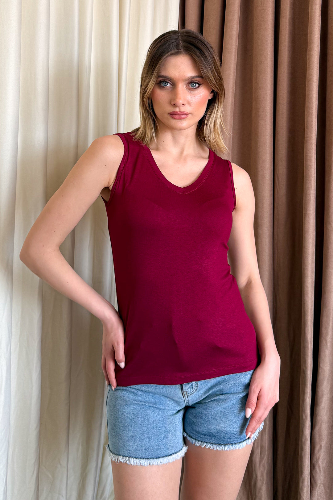 MPL Woman V-Neck Sleeveless Blouse 4384 - Oaxaca