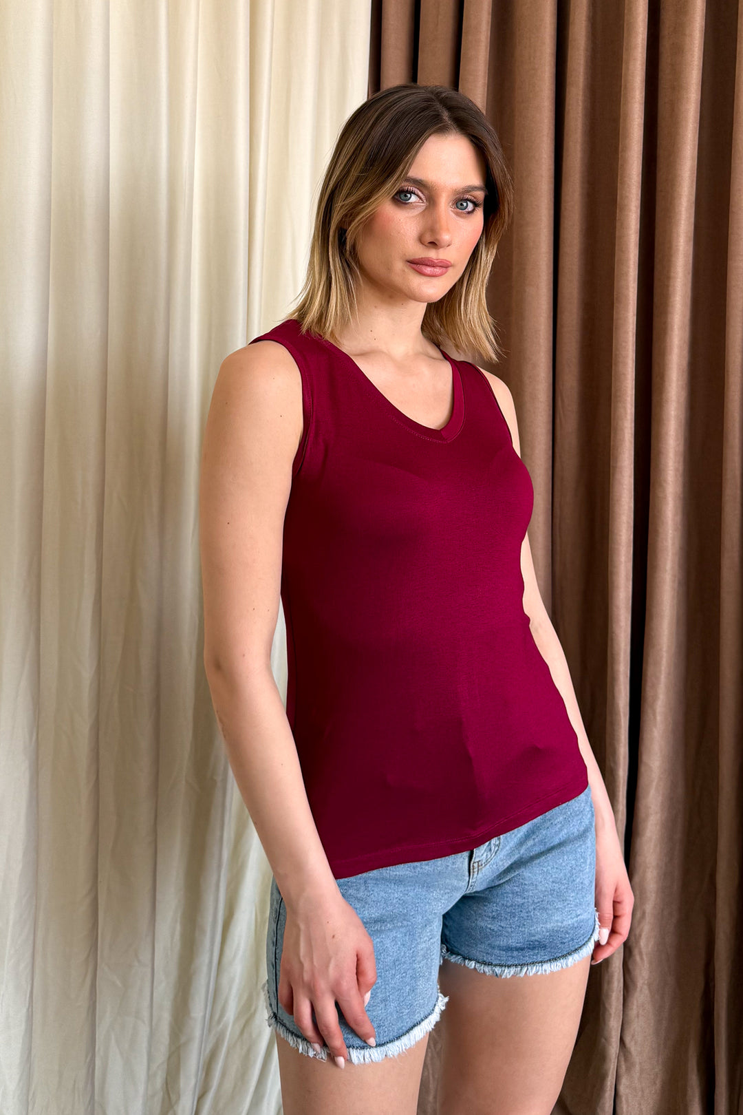 MPL Woman V-Neck Sleeveless Blouse 4384 - Oaxaca