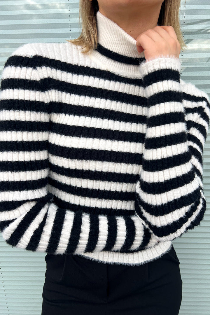 MPL Woman Striped Fisherman Collar Short Sweater 6622 - Laredo