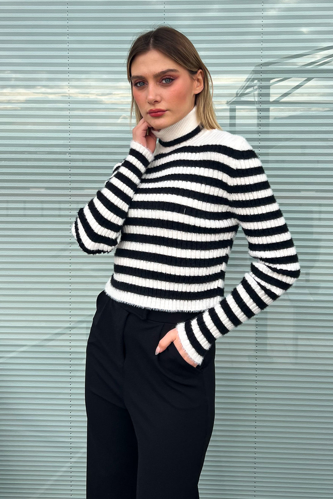 MPL Woman Striped Fisherman Collar Short Sweater 6622 - Laredo