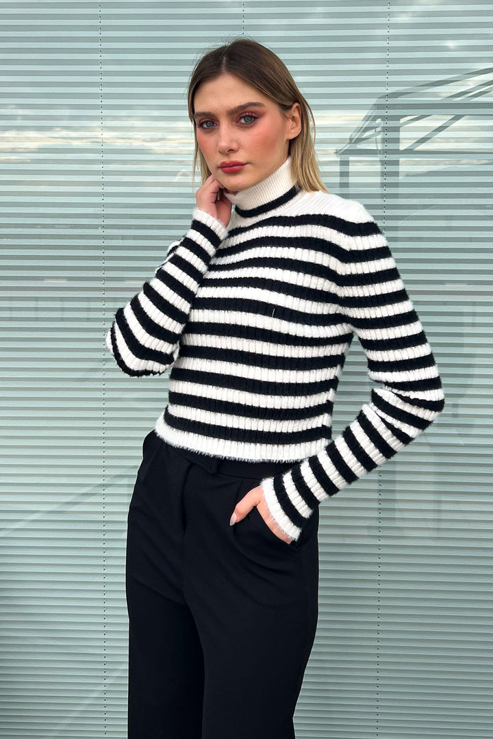 MPL Woman Striped Fisherman Collar Short Sweater 6622 - Laredo