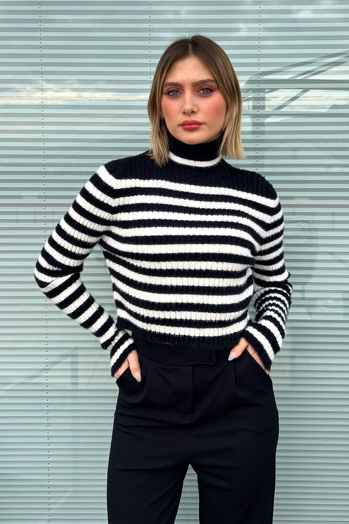 MPL Woman Striped Fisherman Collar Short Sweater 6622 - Bloomfield