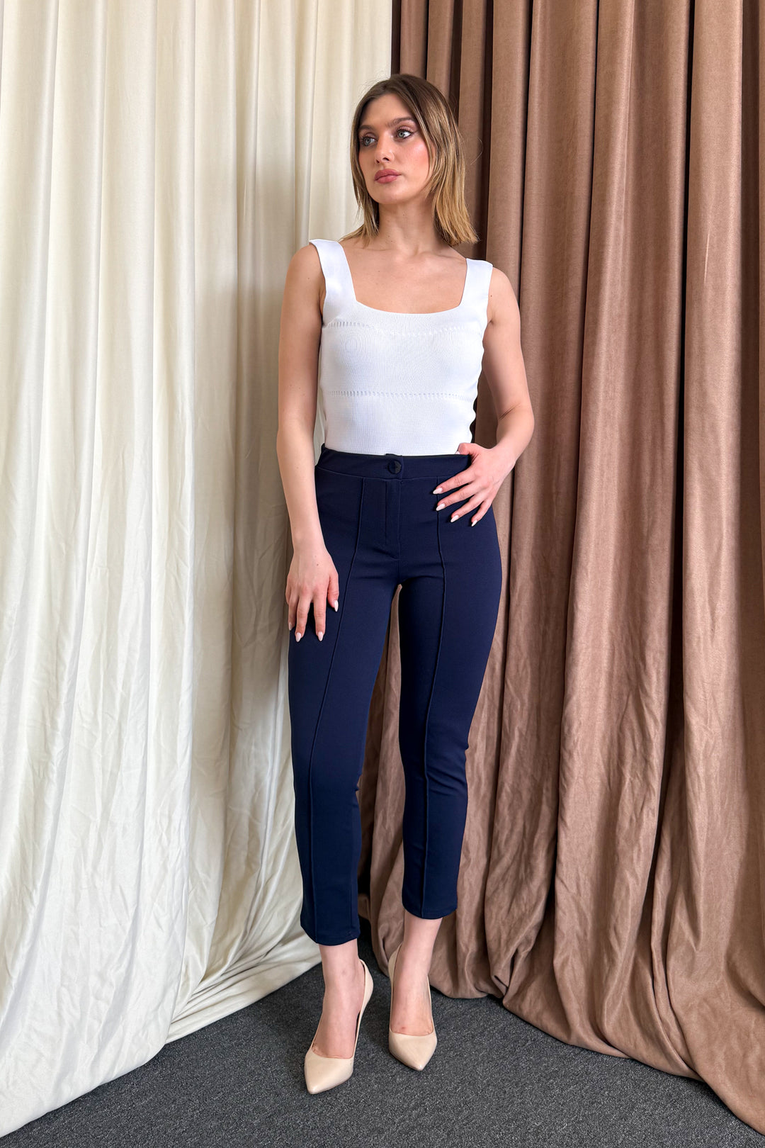 MPL Woman Crepe Carrot Leg Pants 3857 - Lingen