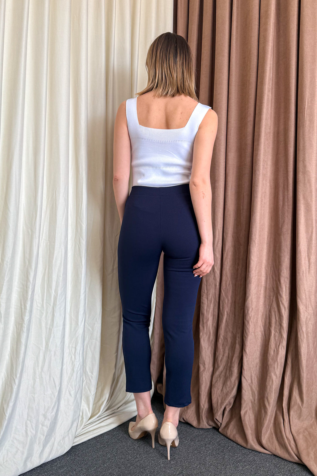 MPL Woman Crepe Carrot Leg Pants 3857 - Lingen
