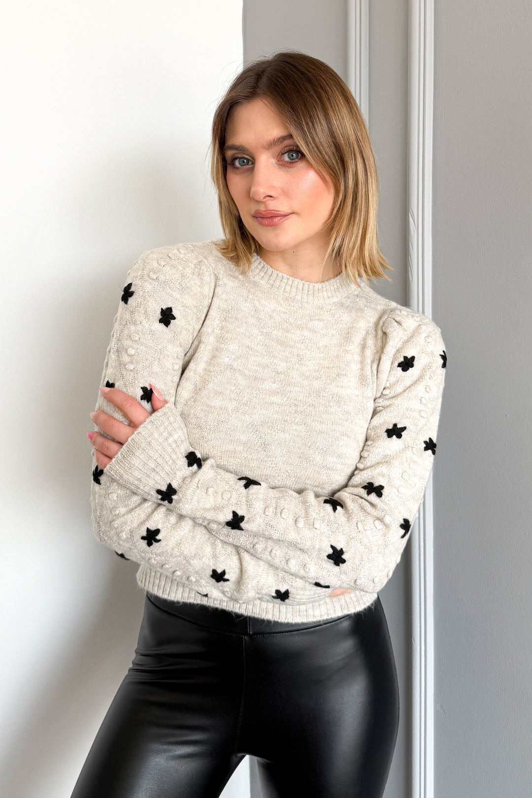 MPL Woman Arm Flower Embroidered Sweater 7252 - Orem