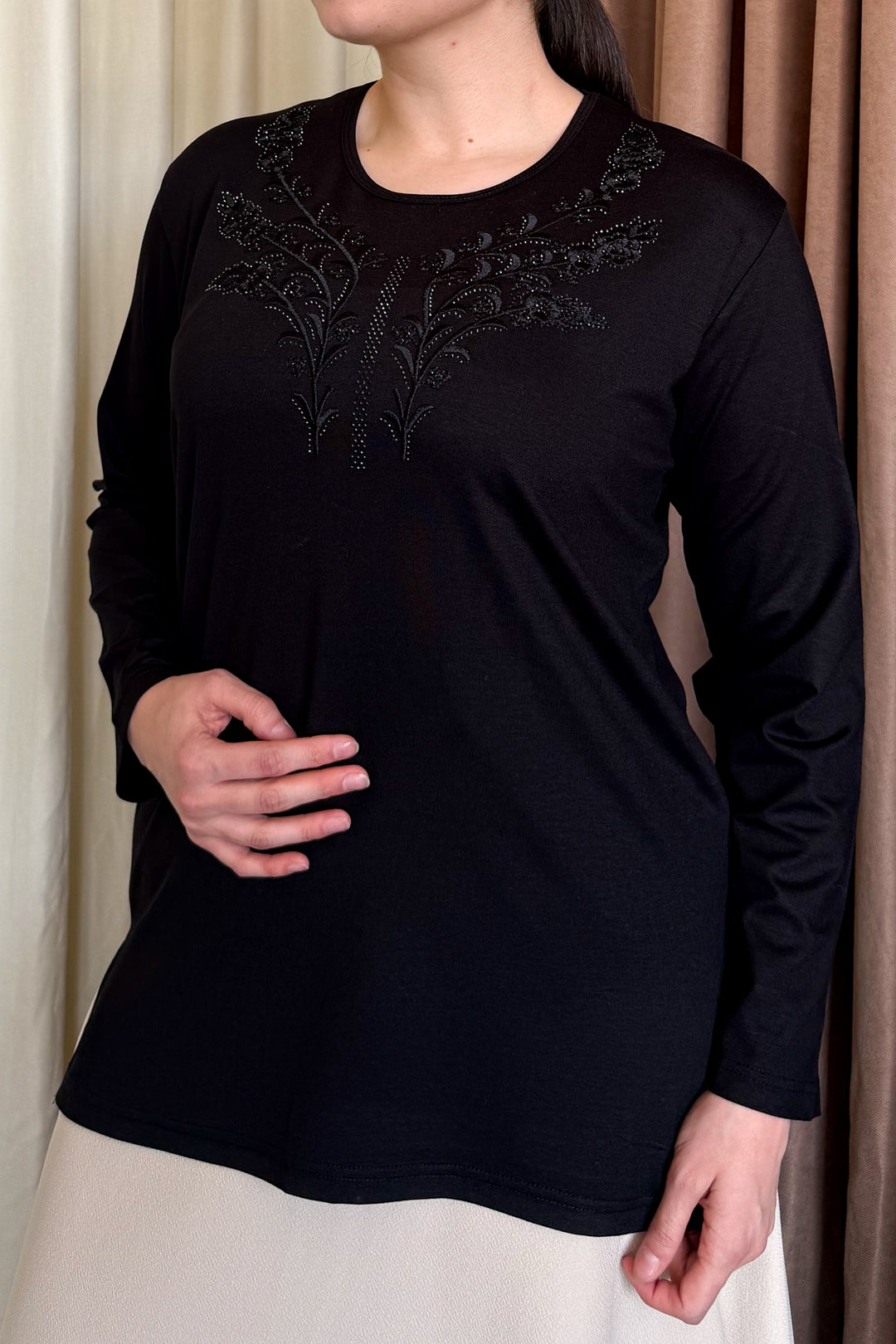 MPL Woman's Blouse with Stone Embroidery 11 - Umán