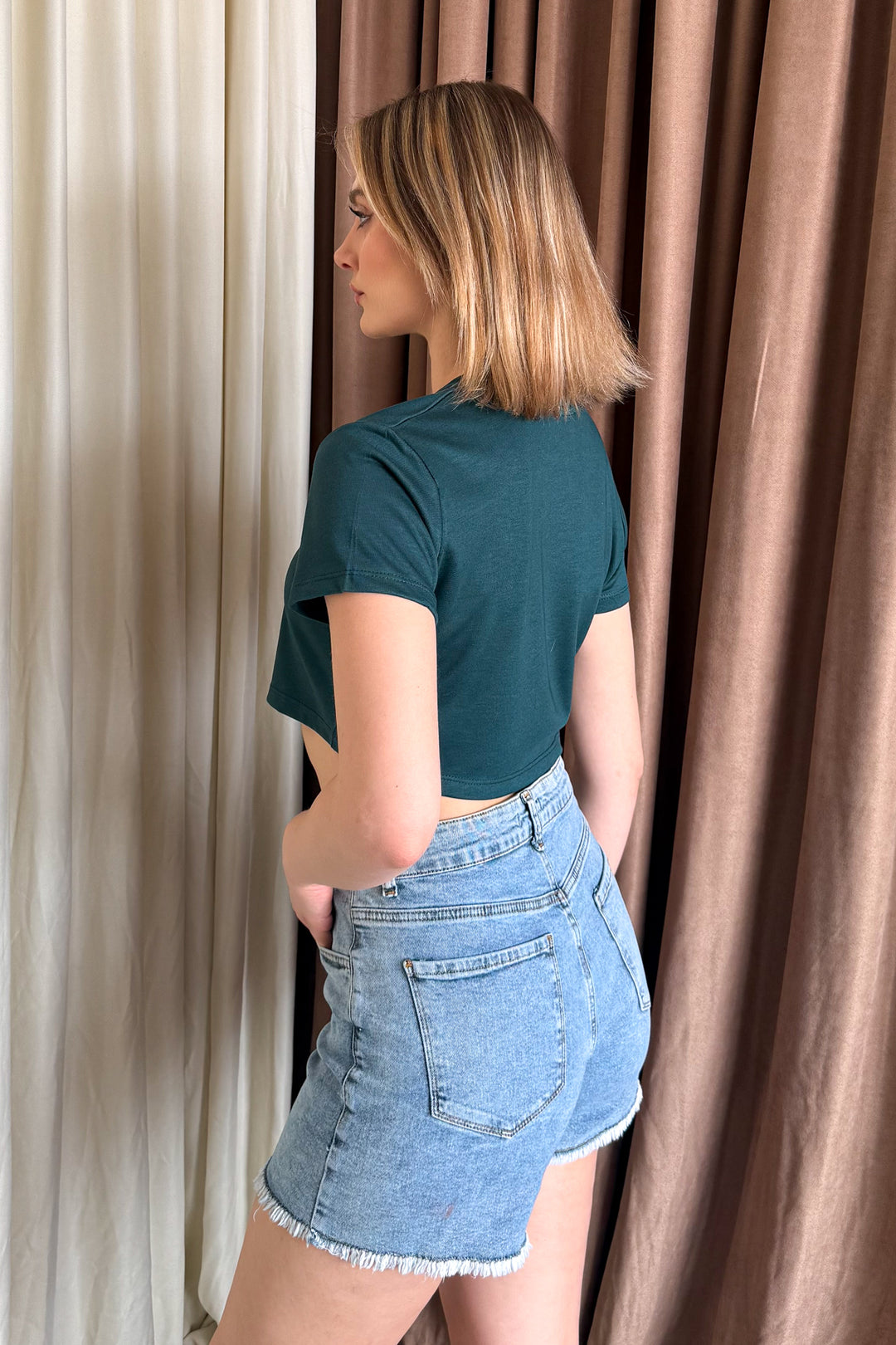 MPL Woman Round Neck Crop Body 6152 - West Hollywood