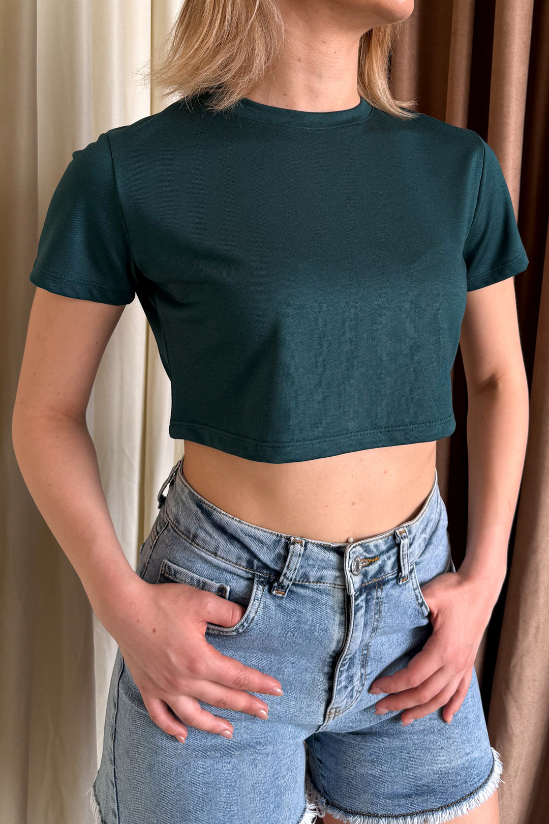 MPL Woman Round Neck Crop Body 6152 - West Hollywood