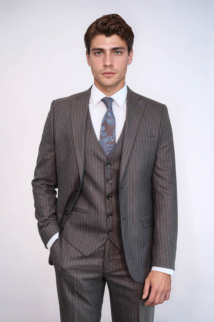 WSS Striped Brown Vested Suit  - Trois-Rivières