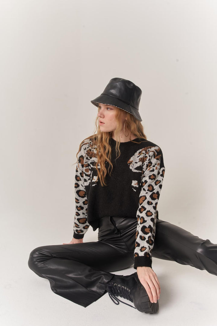 HLLY Women Tiger Carpet Black - Bragança