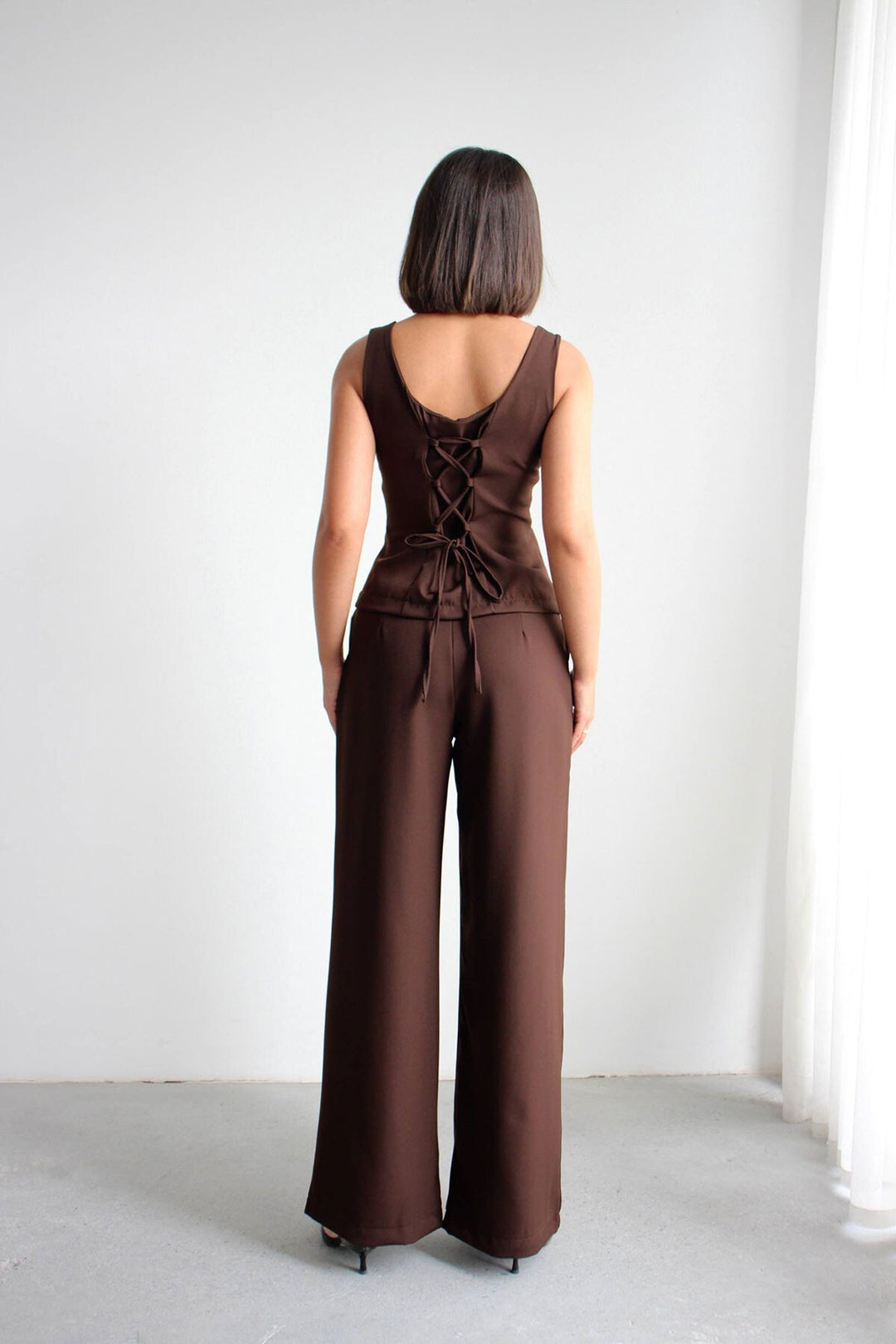 Acı Kahve Brit Detaylı Kare Yaka Crep Bluz Ve Pantolon Alt Üst Takım BCHN-2626844 - Oak Creek