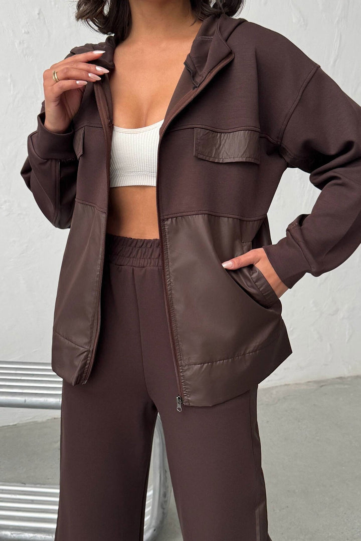 Acı Kahve Yumuşak Dokulu Garnili Kapüşonlu Sweatshirt Ve Pantolon Alt Üst Takım BCHN-25261023 - Polatsk