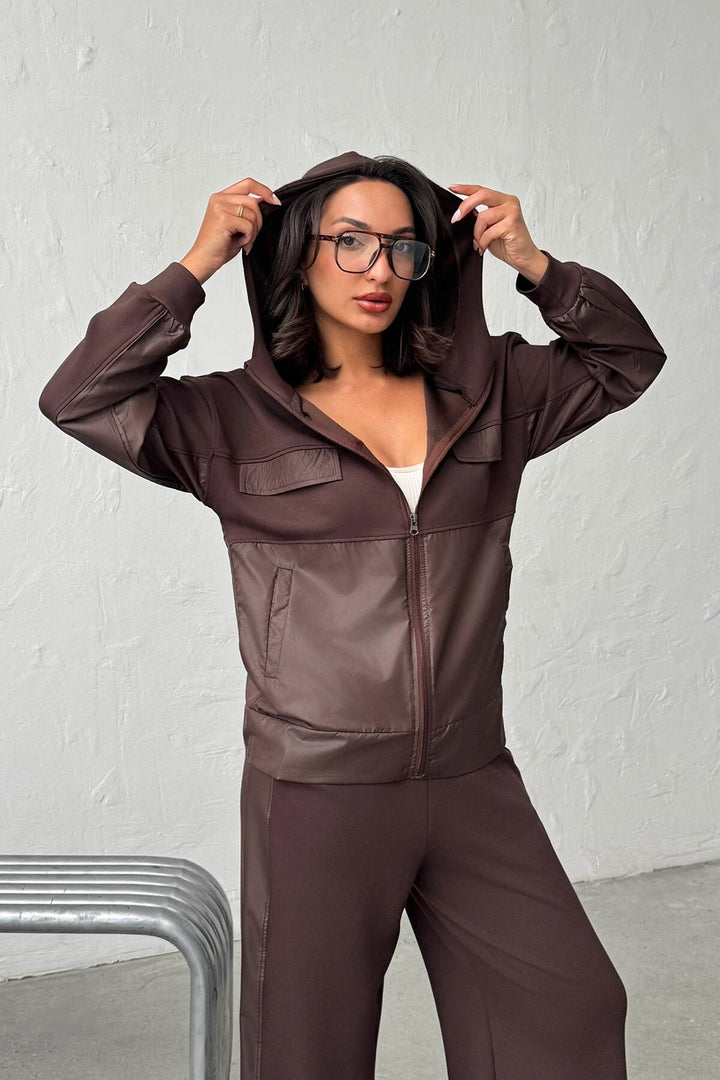 Acı Kahve Yumuşak Dokulu Garnili Kapüşonlu Sweatshirt Ve Pantolon Alt Üst Takım BCHN-25261023 - Polatsk