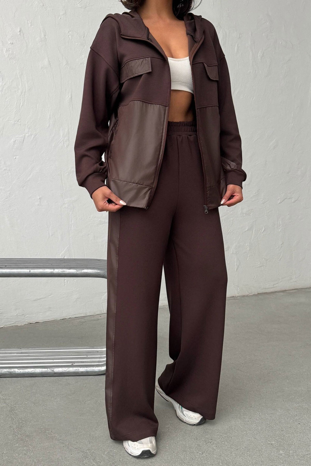 Acı Kahve Yumuşak Dokulu Garnili Kapüşonlu Sweatshirt Ve Pantolon Alt Üst Takım BCHN-25261023 - Ocosingo