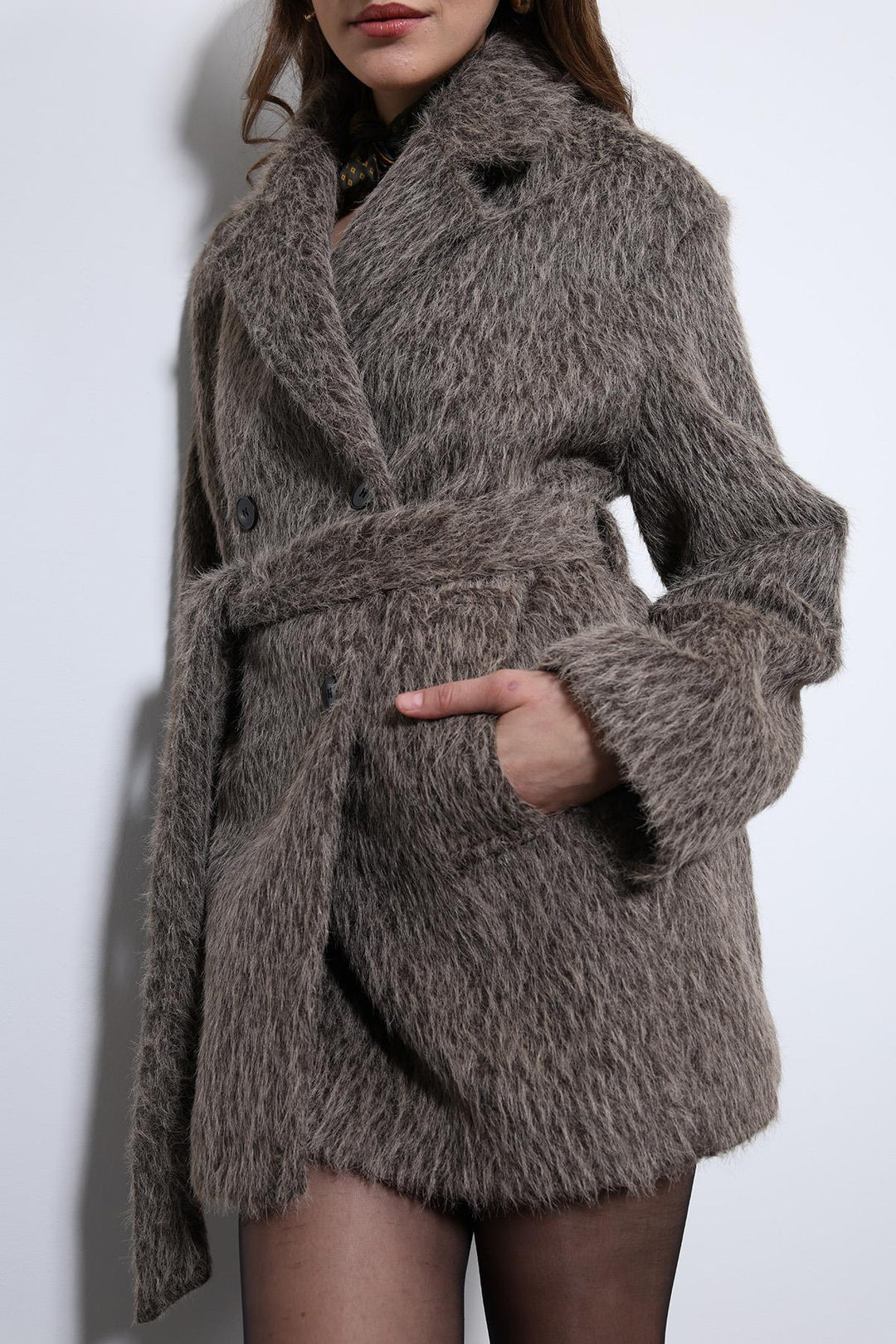 ANT Antioch Open Coffee Short Faux Fur Coat - El Ejido