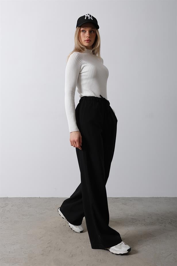 RYN Elasticated High-Waisted Wide Leg Pants - Black - Weinheim