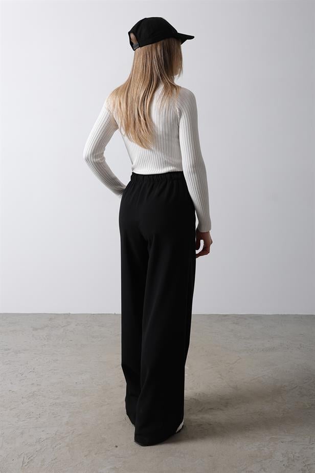 RYN Elasticated High-Waisted Wide Leg Pants - Black - Weinheim