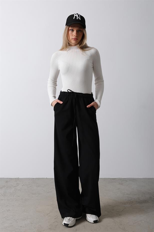 RYN Elasticated High-Waisted Wide Leg Pants - Black - Weinheim