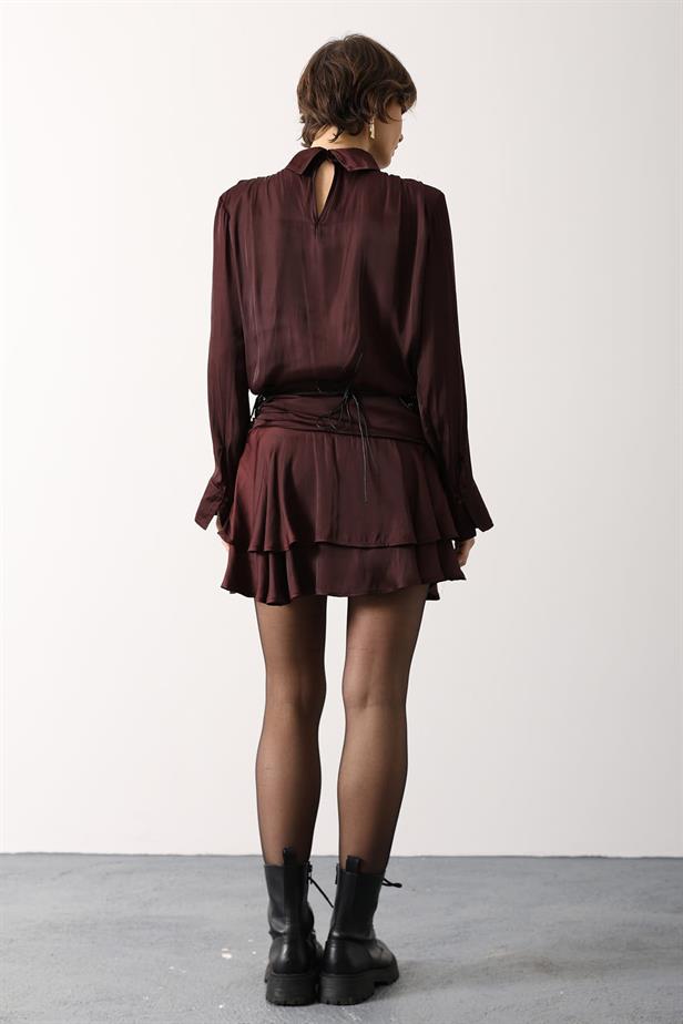 RYN LARGE BELT DETAILED SATIN MINI SKIRT - Burgundy - Watsonville
