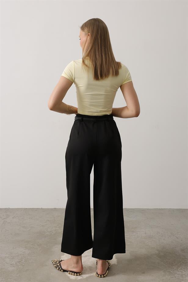 RYN Belted Pens Detailed Pants - Black - Emden