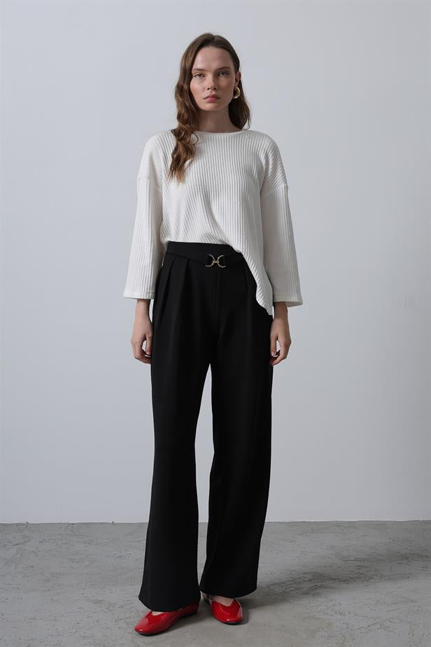RYN Belted Palazzo Pants - Black - Sykiés