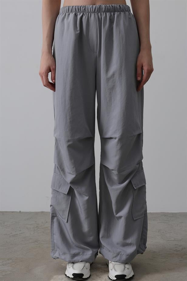 RYN Parachute Cargo Pants - Anthracite - Stains