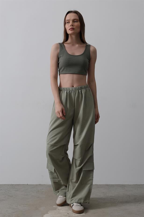 RYN Parachute Cargo Pants - Khaki - Coram