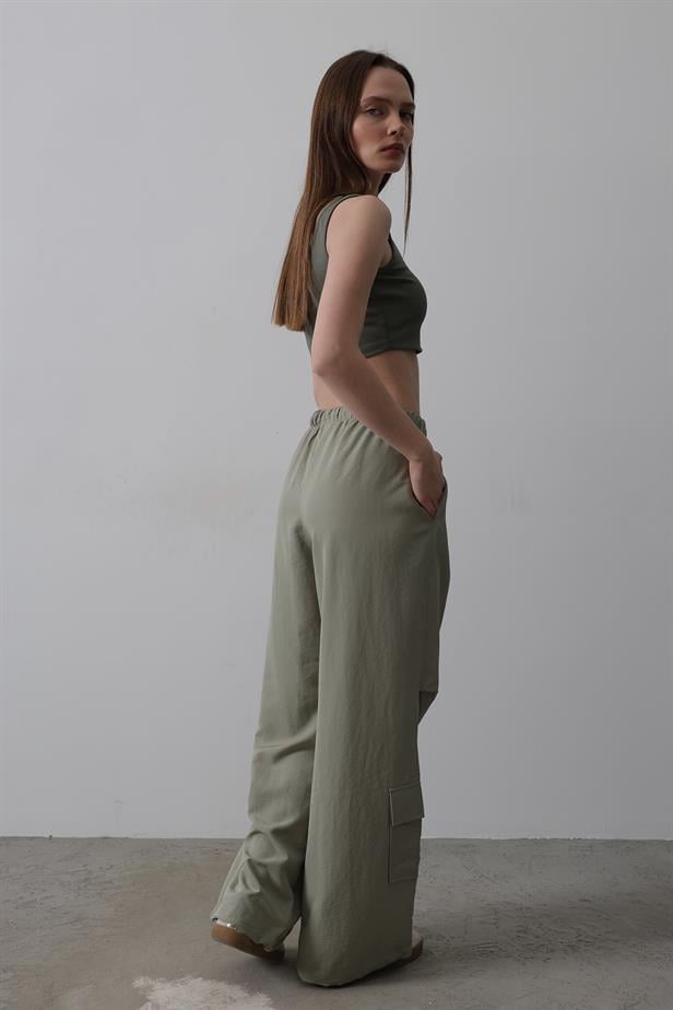 RYN Parachute Cargo Pants - Khaki - Coram