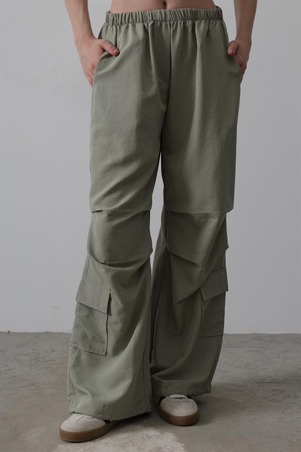 RYN Parachute Cargo Pants - Khaki - Coram