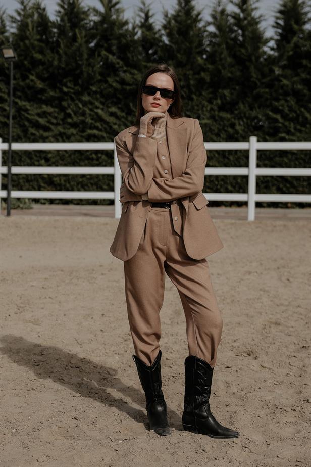 RYN Pencil Classic Pants - Beige - Huber Heights