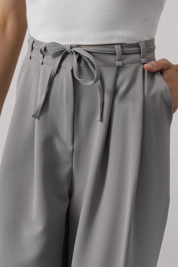 RYN Pleated Lace-Up Oversized Pants - Gray - Torre Annunziata