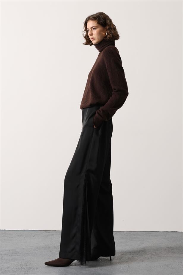 RYN SLIT DETAIL LACE SATIN PANTS - Black - Nola