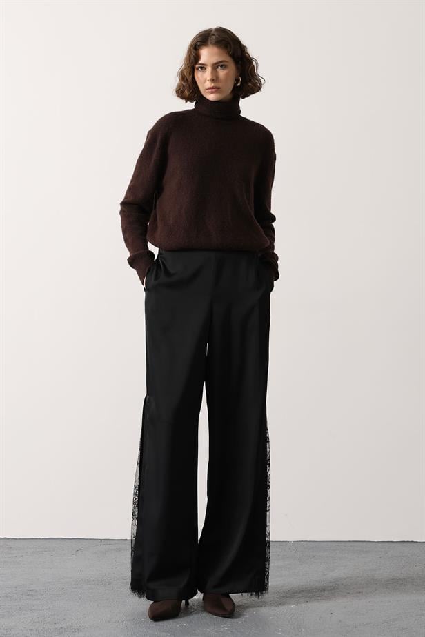 RYN SLIT DETAIL LACE SATIN PANTS - Black - Nola