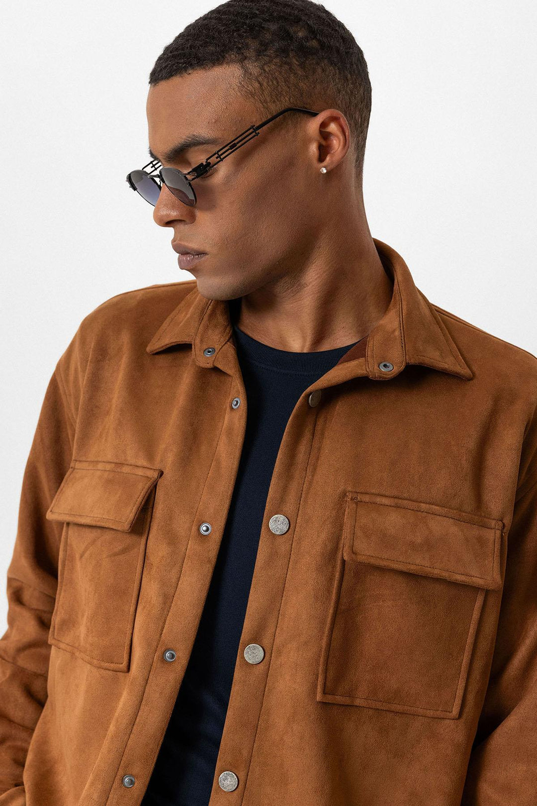 قميص رجالي من ANT Suede بقصة عادية مع أزرار معدنية - بايتاون