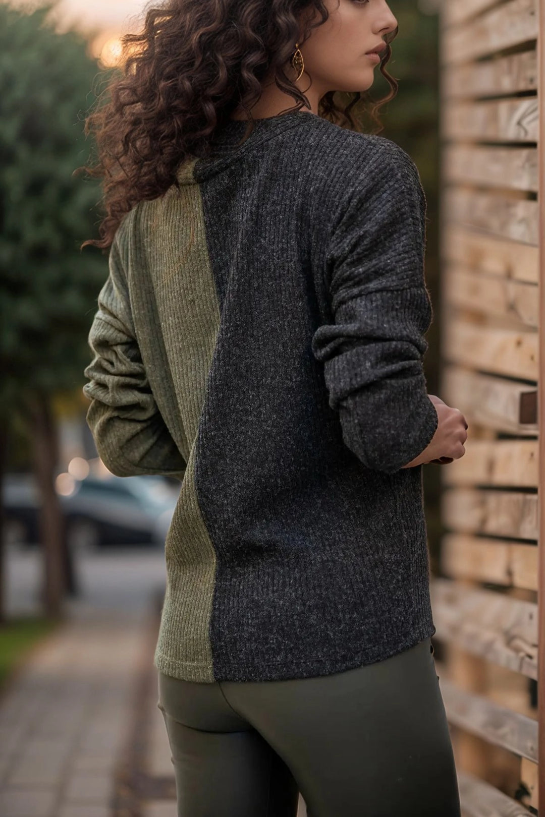 Anthracite Gray V-Neck Color Block Sweater BCBSK-25700-2778 - Yenakiieve