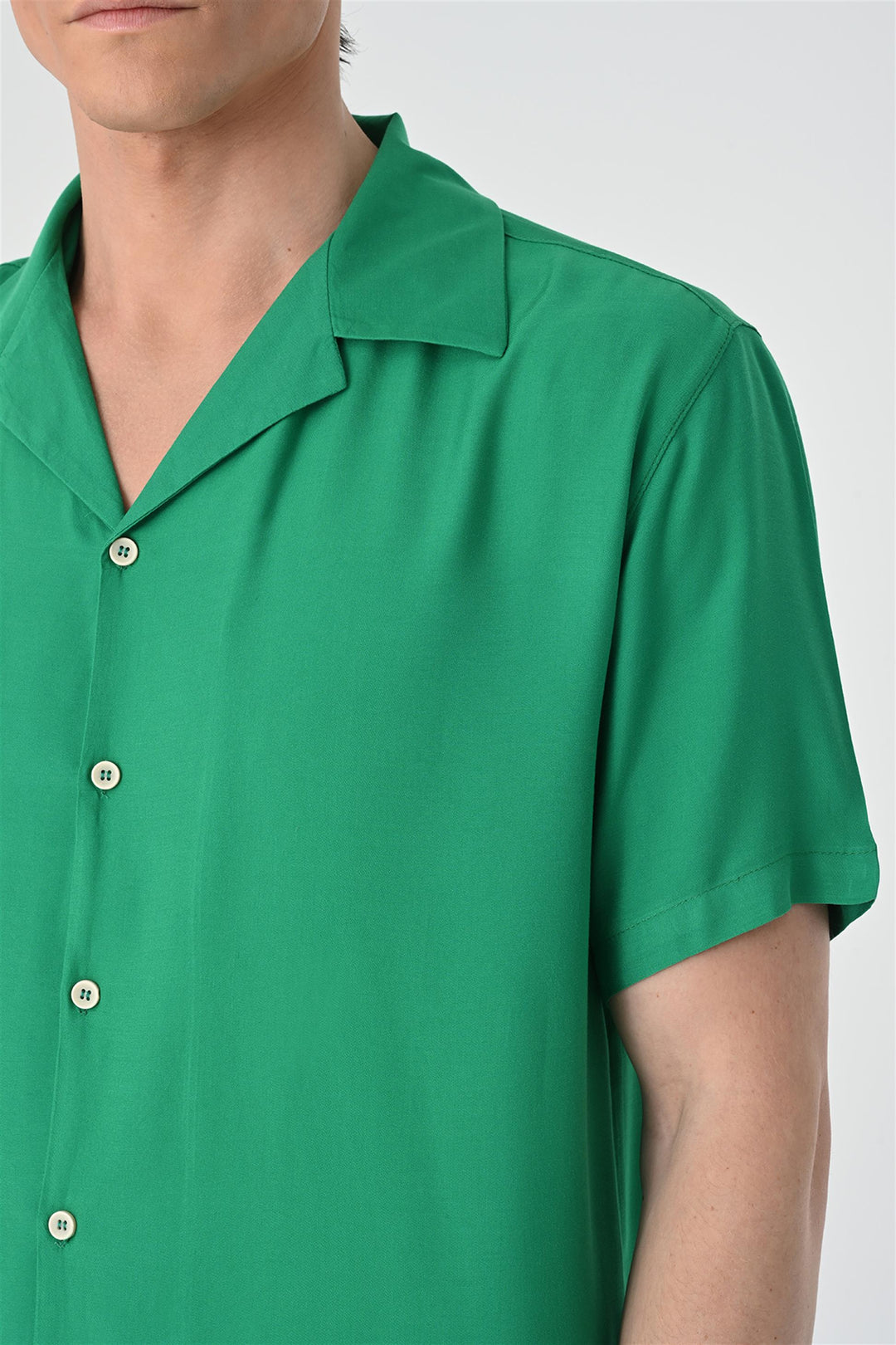 ANT Oversized Short Sleeve Men's Shirt with Applique Collar - Jacksonville