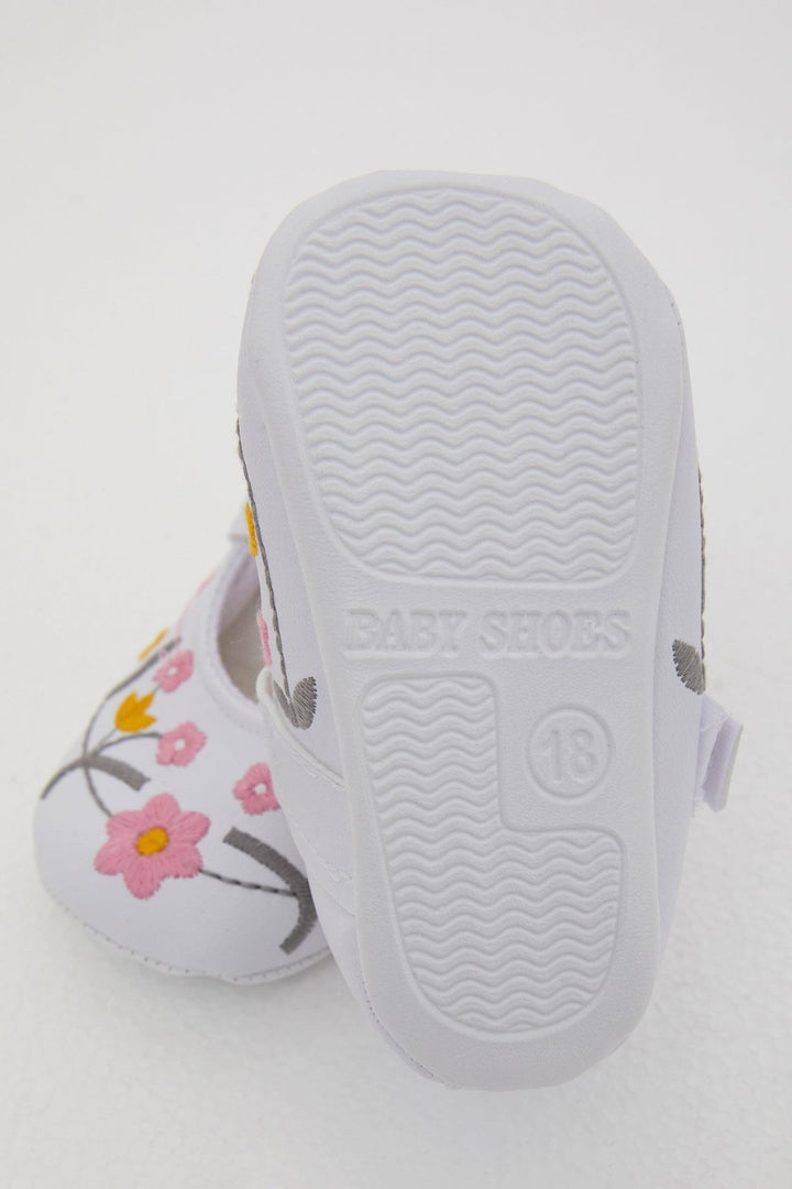 BRE Bebiccino Baby Girl Booties with Flower Embroidery, Size 189, White - Pharr