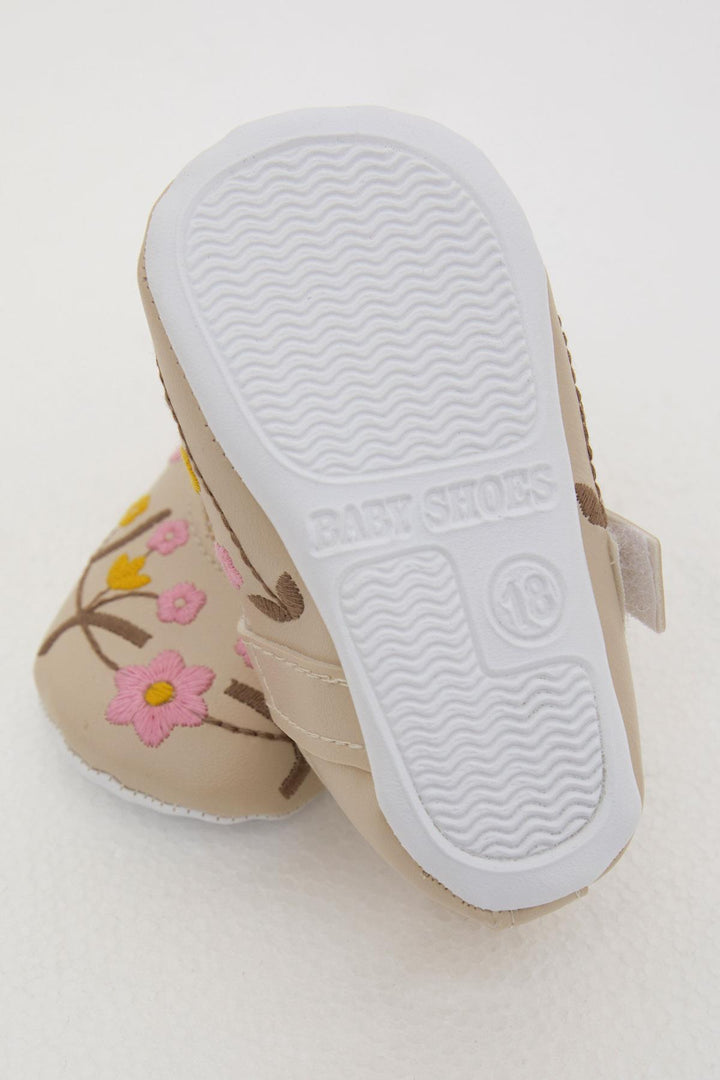 BRE Bebiccino Baby Girl Booties with Flower Embroidery Size 189, Beige - Lelystad