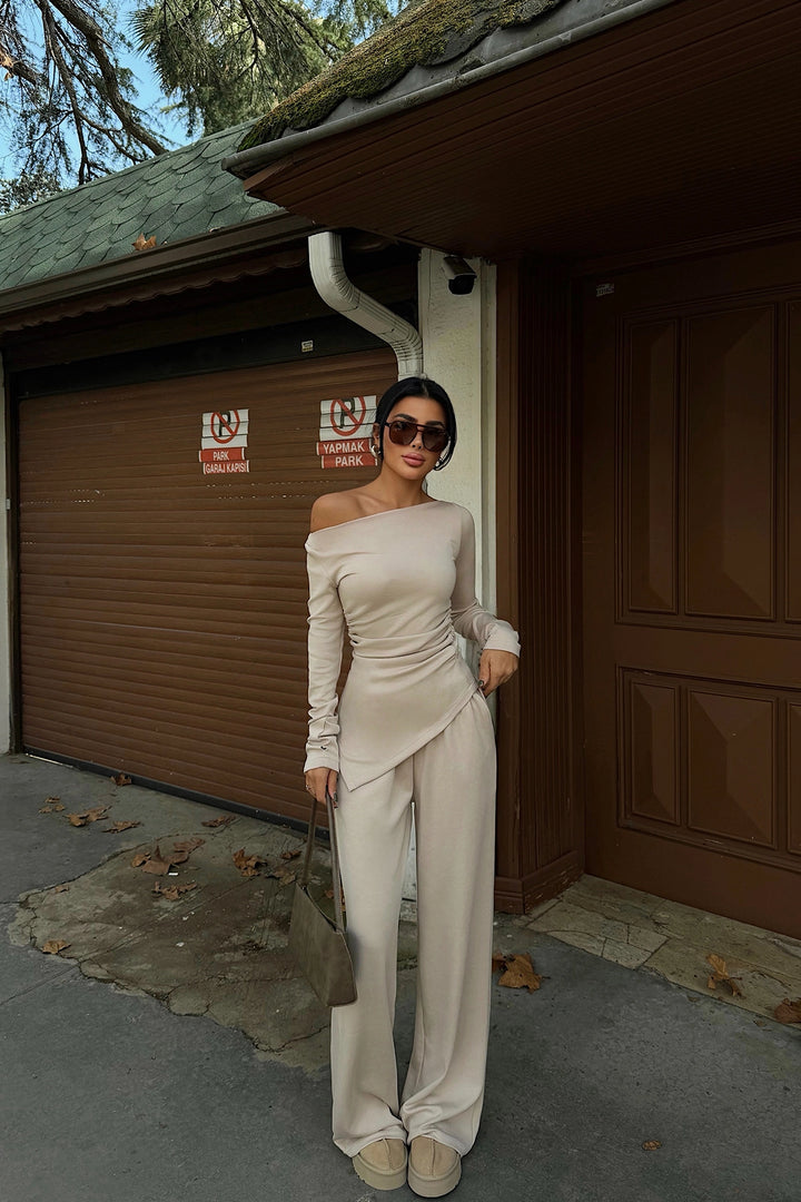 EYY Women Beige Borelli Suit - Tríkala