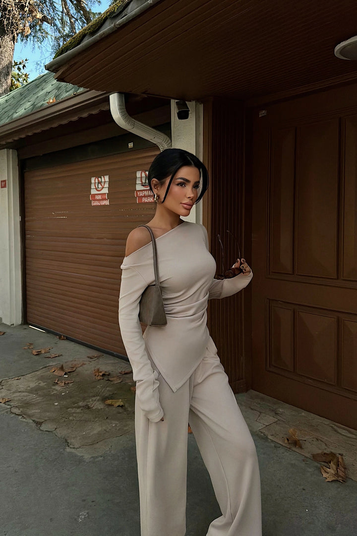 EYY Women Beige Borelli Suit - Tríkala