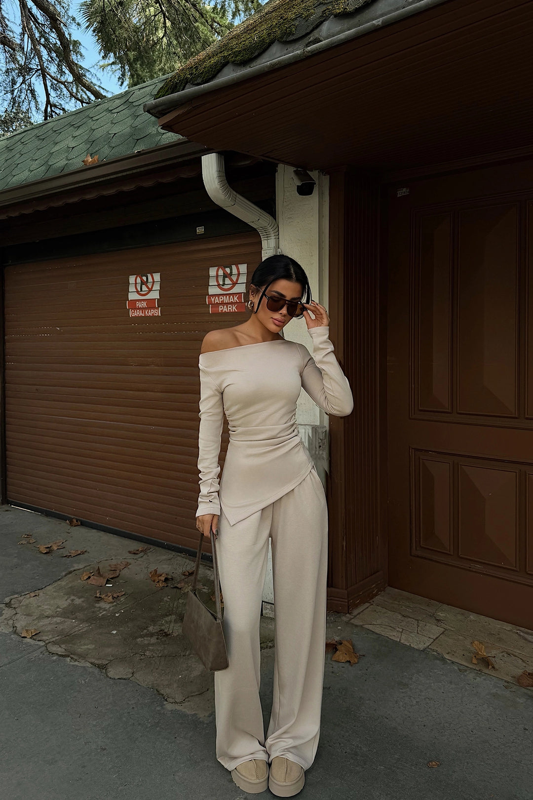 EYY Women Beige Borelli Suit - Tríkala