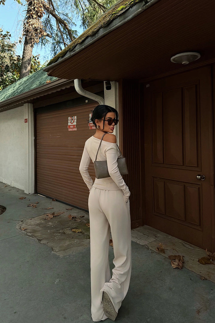 EYY Women Beige Borelli Suit - Tríkala