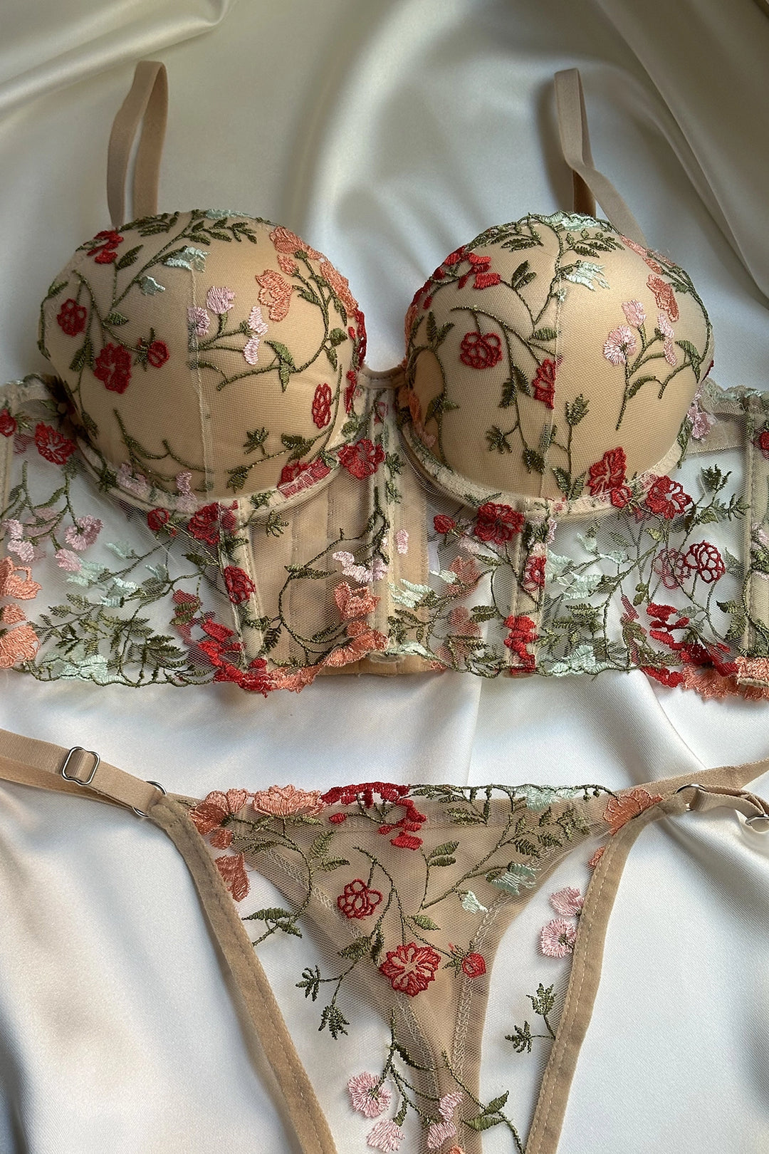 EYY Women Beige Flower Detailed Lingerie - Meerbusch